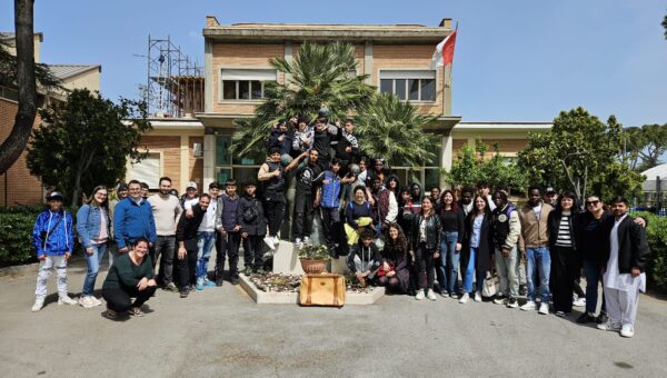 Valige aperte – Un viaggio alla scoperta di vite vissute