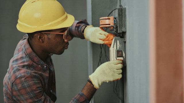 Installatore e Manutentore di Impianti Elettrici Civili e Building Automation